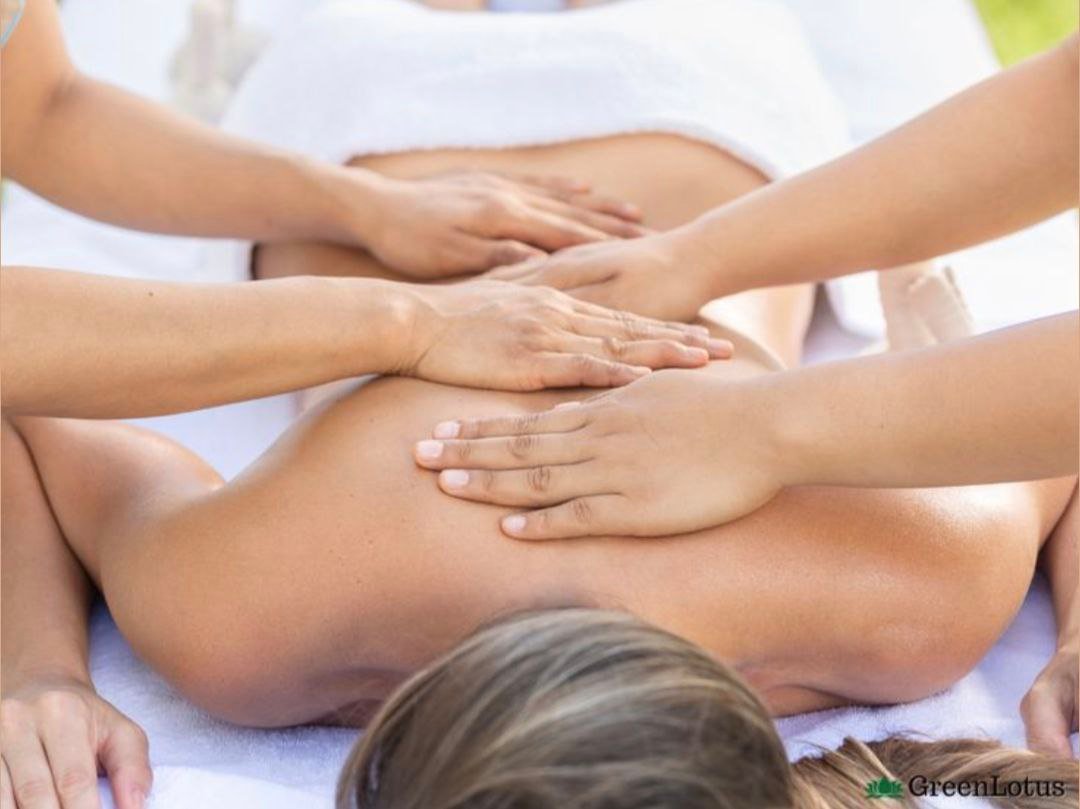 Массаж в четыре руки